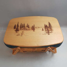 Load image into Gallery viewer, Longaberger Family Picnic Basket (1999) (10x20x15)
