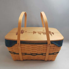 Load image into Gallery viewer, Longaberger Family Picnic Basket (1999) (10x20x15)
