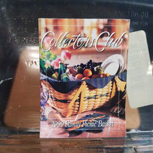 Load image into Gallery viewer, Longaberger Family Picnic Basket (1999) (10x20x15)
