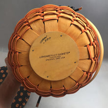 Load image into Gallery viewer, Longaberger Pumpkin Basket (~10x11x11)
