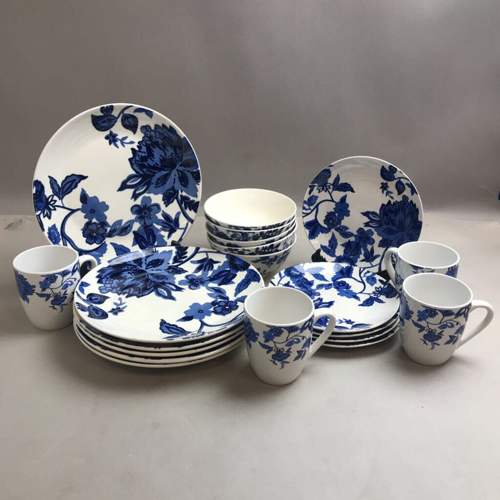 Royal Norfolk Blue Floral Design Set of 20 Dishes