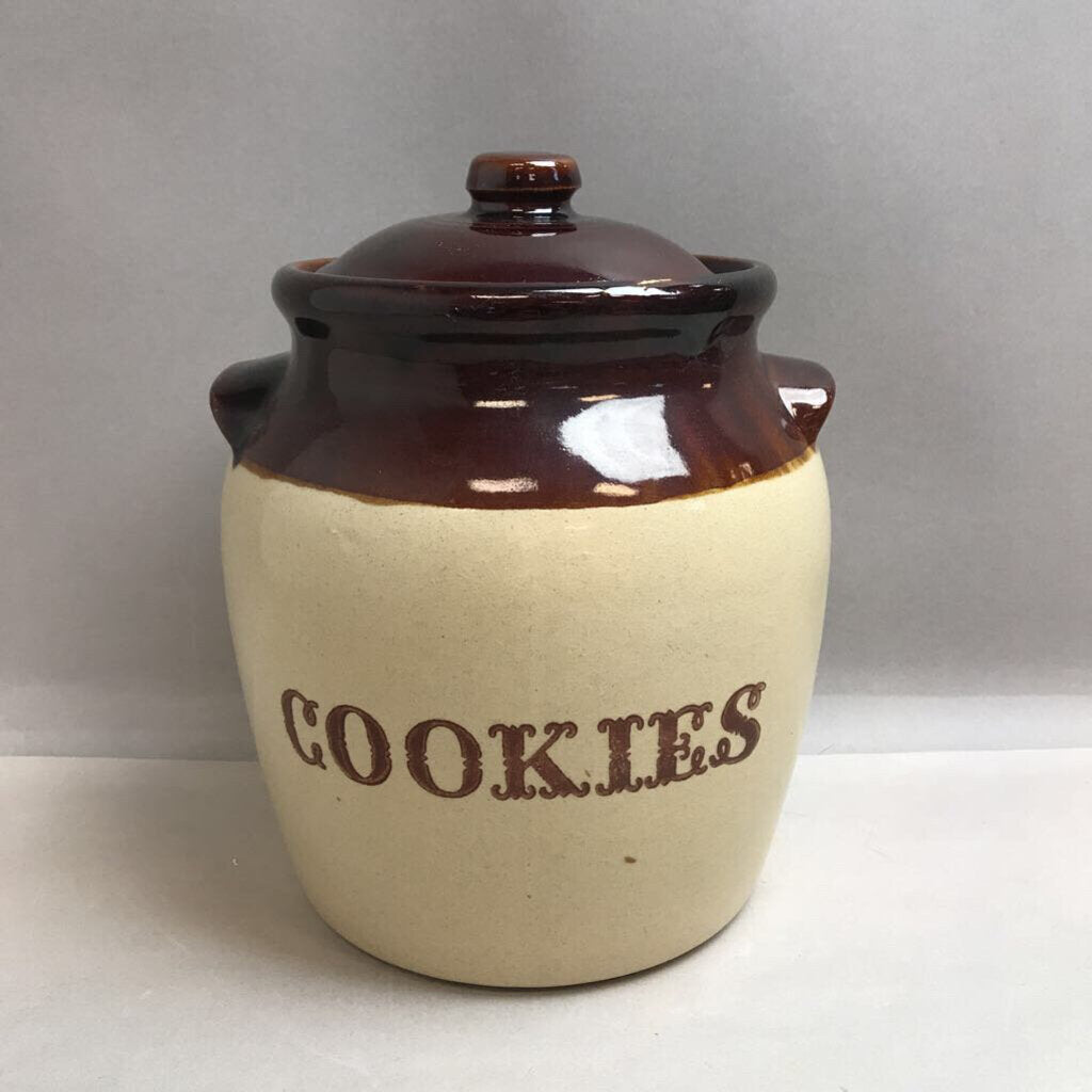 Monmouth Pottery Cookie Jar (8x7.5x7.5)