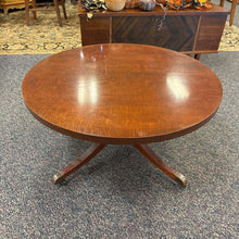 Load image into Gallery viewer, Round Coffee Table (16x32x32)
