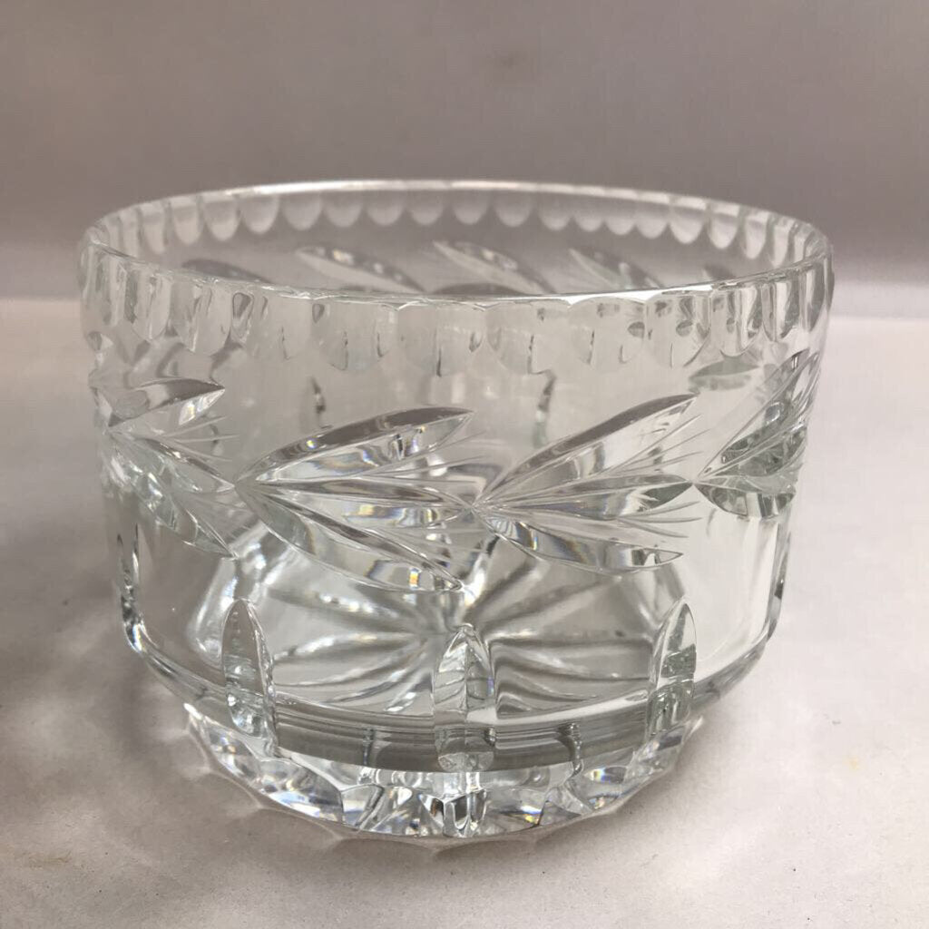 Lead Crystal Bowl with Carved Flowers (4x6)