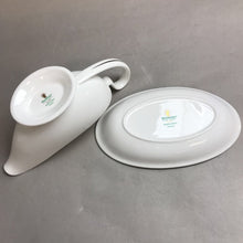 Load image into Gallery viewer, Waterford China Kilbarry Platinum Gravy Boat with Underplate (8x3.25)
