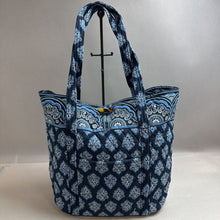 Load image into Gallery viewer, Vera Bradley Blue Calypso Print Tic Tac Tote Purse (15x18x6&quot;)
