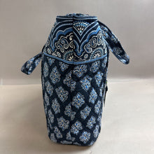 Load image into Gallery viewer, Vera Bradley Blue Calypso Print Tic Tac Tote Purse (15x18x6&quot;)
