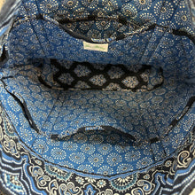 Load image into Gallery viewer, Vera Bradley Blue Calypso Print Tic Tac Tote Purse (15x18x6&quot;)
