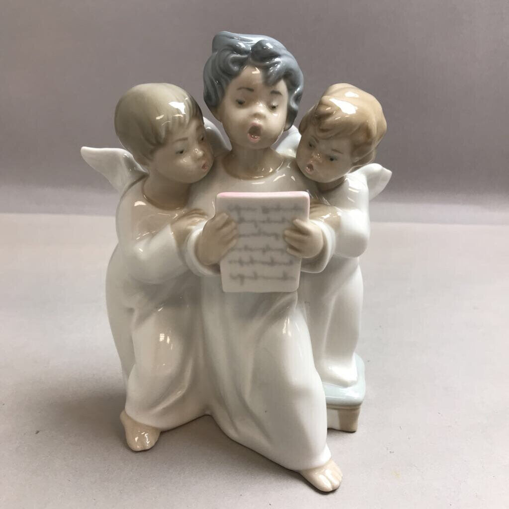 Lladro Figurine #4542 - Angel Choir (~7x6x3.5)
