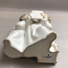 Load image into Gallery viewer, Lladro Figurine #4542 - Angel Choir (~7x6x3.5)
