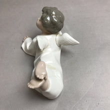 Load image into Gallery viewer, Lladro Angel Laying Down Figurine #4541 (3x5.25x4)
