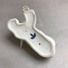 Load image into Gallery viewer, Lladro Angel Laying Down Figurine #4541 (3x5.25x4)
