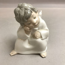 Load image into Gallery viewer, Lladro Thinkin Angel Figurine #4539 (4x3x3)
