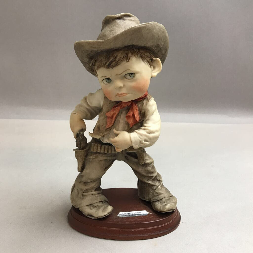 Vintage Giuseppe Armani Cowboy Gunslinger Figurine (8.5