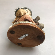 Load image into Gallery viewer, Vintage Giuseppe Armani Indian Boy with Peace Pipe (8&quot;)
