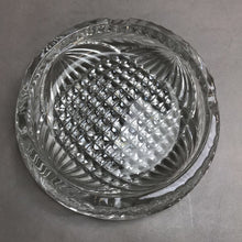 Load image into Gallery viewer, Vintage Crystal Ashtray (1x6)
