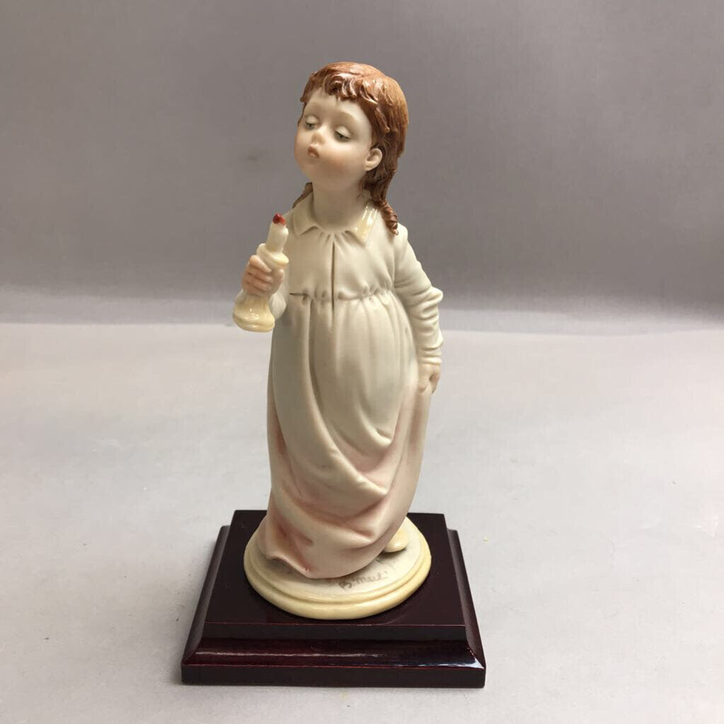 Vintage Capodimonte Italy B Merli Figurine, Girl Holding a Candle (8