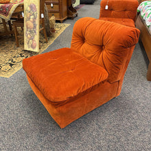 Load image into Gallery viewer, Flexsteel Rust Chair (28x29x34)
