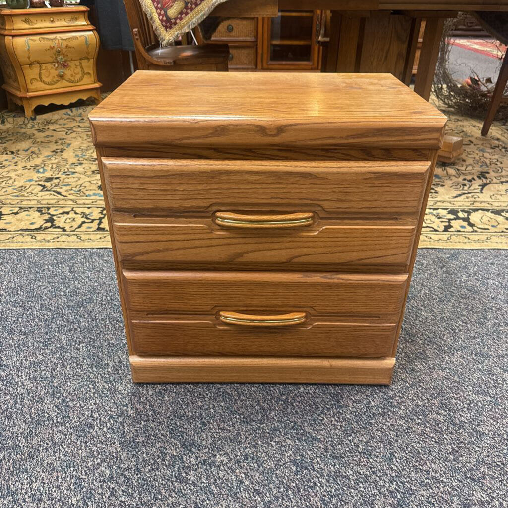 Nightstand (24x23x21)