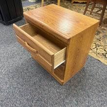 Load image into Gallery viewer, Nightstand (24x23x21)
