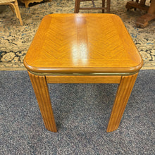 Load image into Gallery viewer, End Table (19x19x22)
