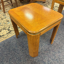 Load image into Gallery viewer, End Table (19x19x22)
