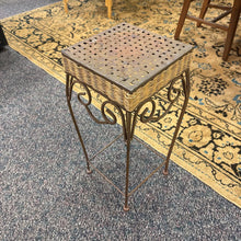 Load image into Gallery viewer, Plant Stand (22x11x11)
