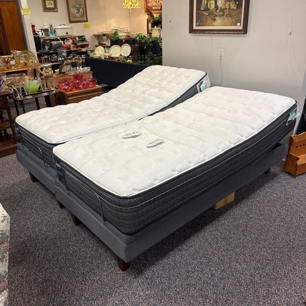 Sealy Posturepedic King (Twin Mattress Powerbase)
