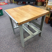 Load image into Gallery viewer, Maple Top Work Bench (32x20x31)
