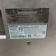 Load image into Gallery viewer, Samsung 32&quot; TV w/ Remote
