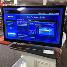 Load image into Gallery viewer, Sony 40&quot; TV W/ Remote
