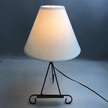 Load image into Gallery viewer, Black Essel Metal Lamp (20&quot;)
