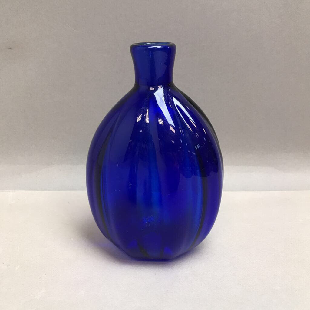 Metropolitan Museum of Art Cobalt Blue Vase (5.5