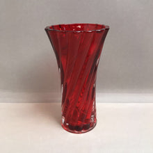 Load image into Gallery viewer, Red Glass Vase (7.75&quot;)
