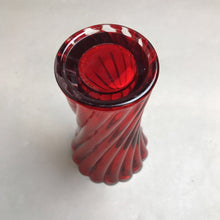 Load image into Gallery viewer, Red Glass Vase (7.75&quot;)
