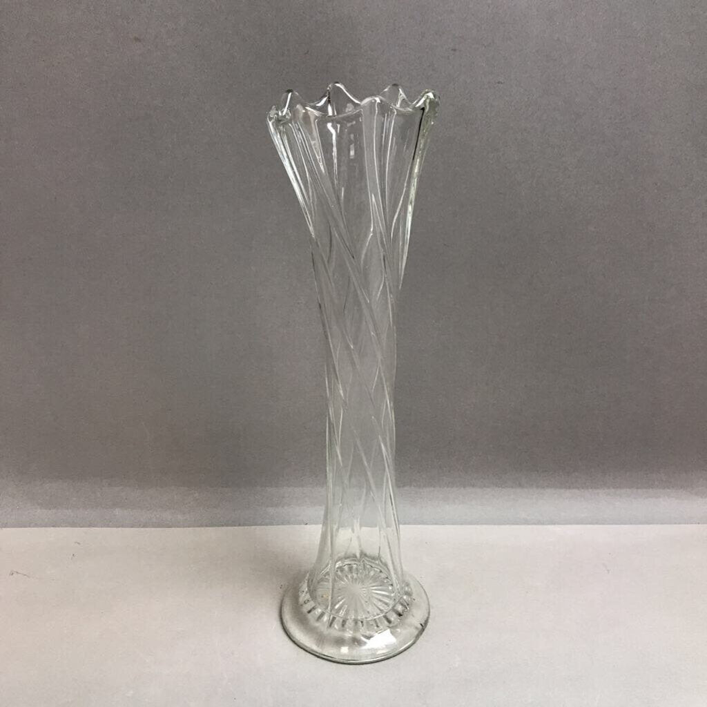 Clear Glass Twisted Ribs Swung Vase (12