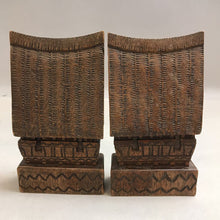 Load image into Gallery viewer, Vintage Indonesian House Bookends (6&quot;)
