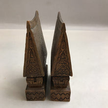Load image into Gallery viewer, Vintage Indonesian House Bookends (6&quot;)
