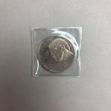 Load image into Gallery viewer, Walter Payton Limited Edition 1oz Silver Commemorative Coin
