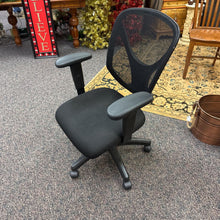 Load image into Gallery viewer, Black Office Chair (38x27x24)
