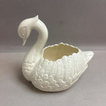 Load image into Gallery viewer, Swan Planter (8&quot;)
