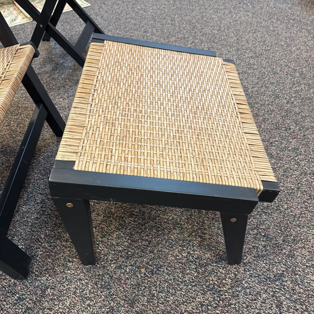 Plow & Hearth Wicker Seat Ottoman (12x25x31)