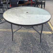 Load image into Gallery viewer, Patio Table (29x48x48)
