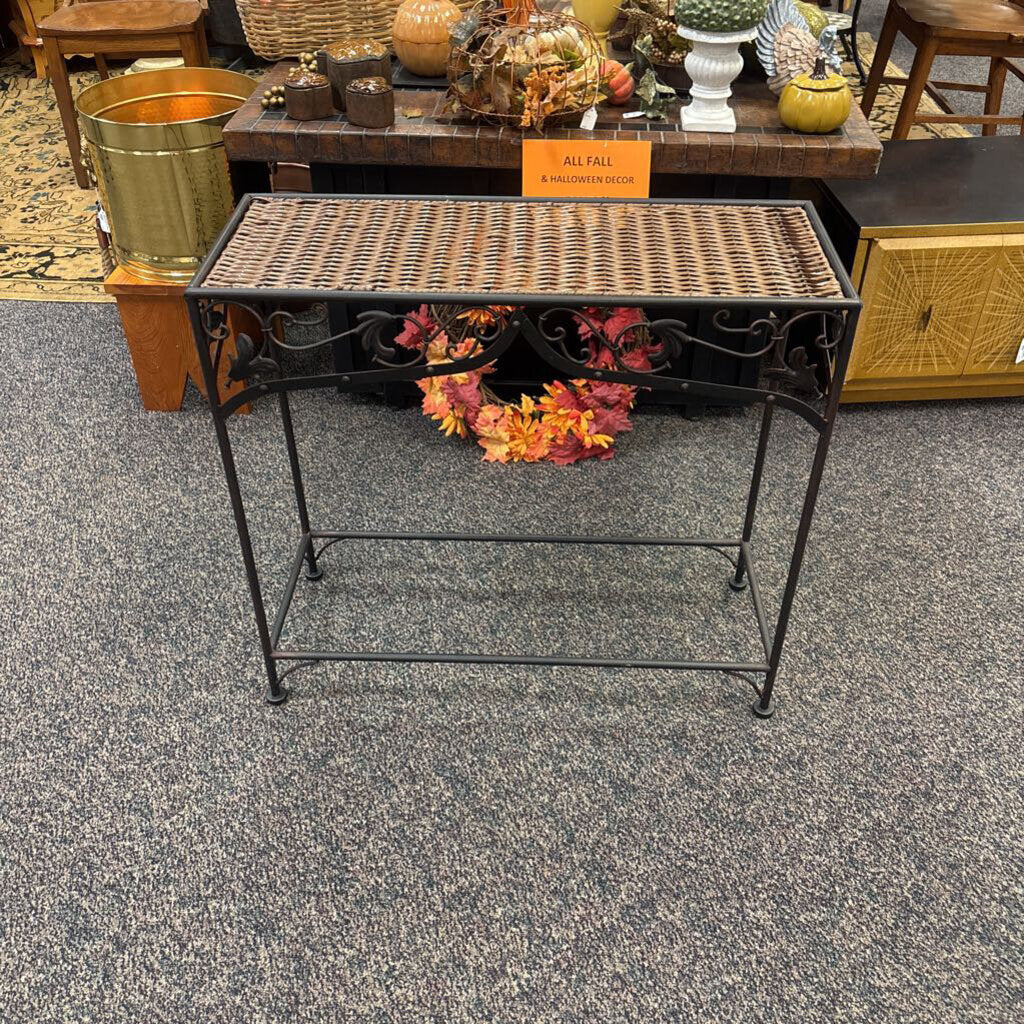 Metal Entry Stand (27x30x12)