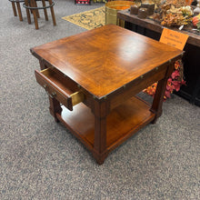 Load image into Gallery viewer, End Table w/Drawer (25x26x28)
