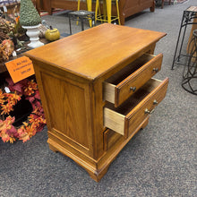 Load image into Gallery viewer, Dresser 3 Drawer (29x30x19)
