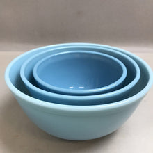 Load image into Gallery viewer, Pyrex Delphite Blue 3 Pc. Nesting Mixing Bowl Set (#401, 402, 403)

