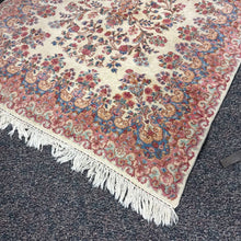Load image into Gallery viewer, Area Rug Iran (80x47)
