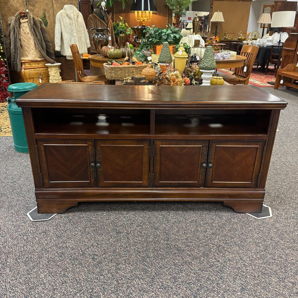 Ashley TV Entertainment Buffet