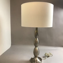 Load image into Gallery viewer, Frechelshades Table Lamp (27)
